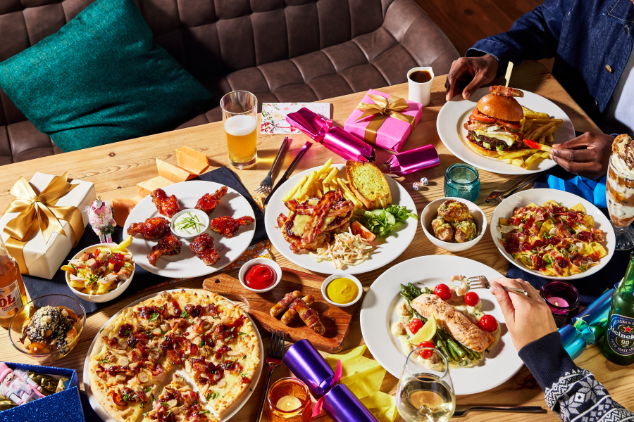 cookhouse_and_pub_xmas25_phase2_festive_group