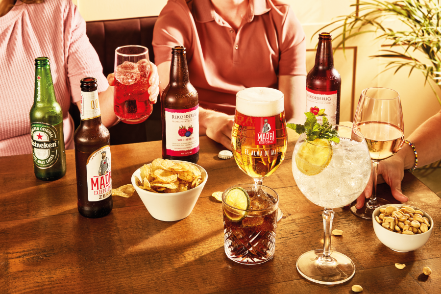 cookhouse_and_pub_aw25_drinks_group